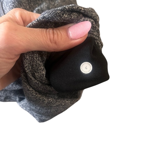 Lululemon Wunder Under High-Rise Tight 28"
Heathered Black Size 4 - Picture 3 of 6